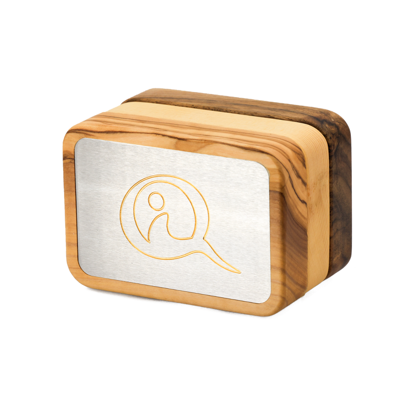 Qi-Me — front view