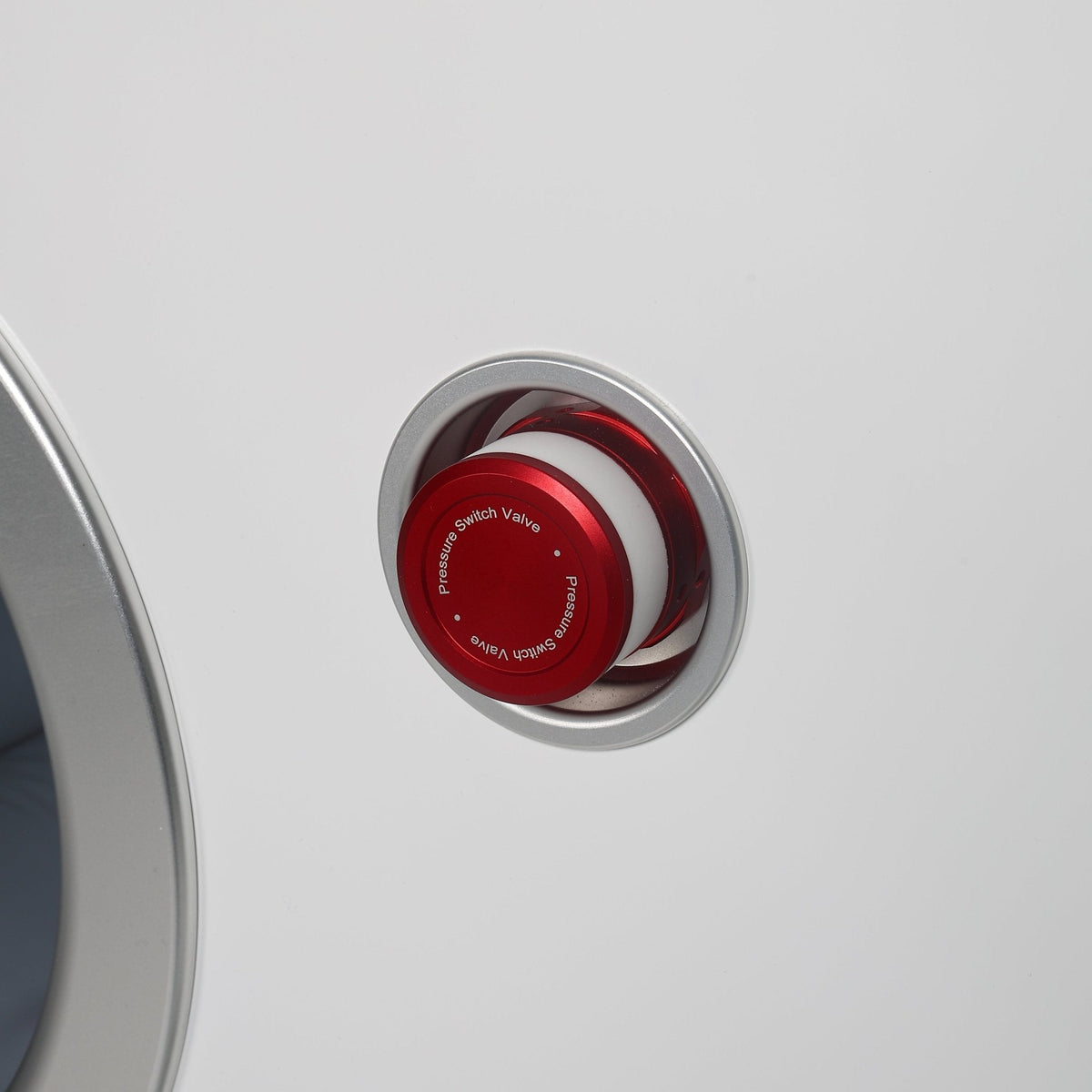 TimePod 2 | 2.0 ATA Triangular Hard-Shell Hyperbaric Chamber | product photo 11 | Legacy & Longevity Co.